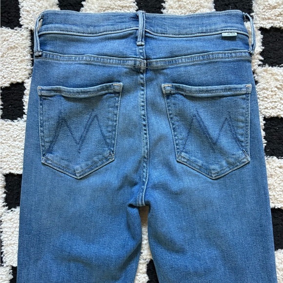 Mother - The Mid Rise Dazzler Ankle Fray Denim Jeans in Riding the Cliffside - Picture 10 of 10